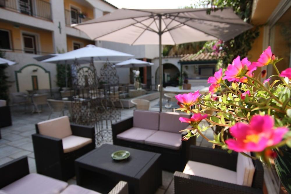 Logis Hotel Les II Mas - Perpignan Sud Cabestany Exterior foto